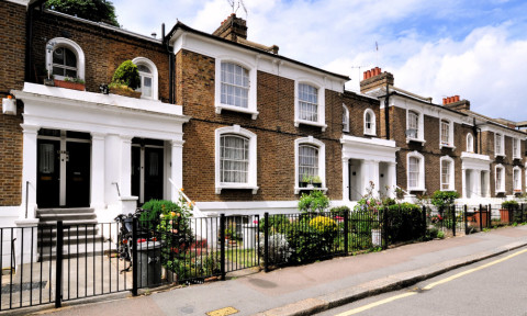 UK property prices increase more than earnings in London and South East